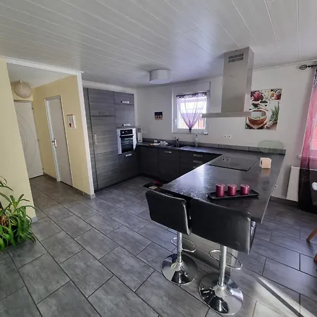 Prázdninový dům Le De Cleo, Maison Spacieuse Et Paisible.