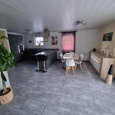 Prázdninový dům Le De Cleo, Maison Spacieuse Et Paisible. *